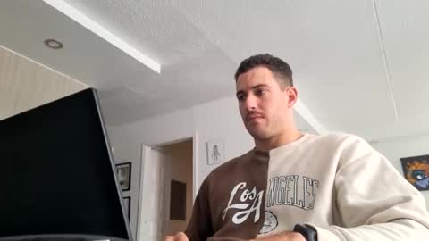 Snapshot of peterskinny24 chatting on February 17, 2025, 3:20 pm         ttps VF8L9ABFMref wl share online show from February 17, 2025, 3:20 pm