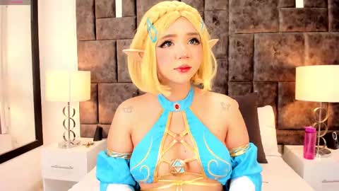 Snapshot of petit_rosseowo chatting on February 10, 2025, 8:00 pm Im Rosse but u can call me Rossie or Rosita . online show from February 10, 2025, 8:00 pm