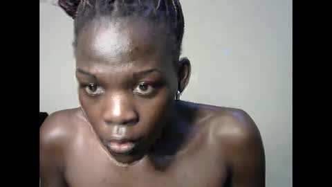 Snapshot of petite_lavi2 chatting on December 20, 2024, 9:54 am petite_lavi2 online show from December 20, 2024, 9:54 am