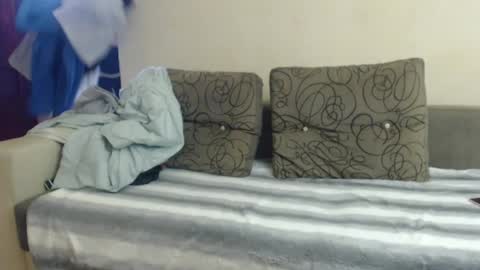 Snapshot of petite_red95 chatting on December 10, 2024, 1:11 pm cosmina online show from December 10, 2024, 1:11 pm