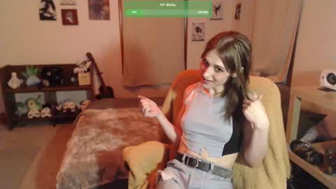 Snapshot of petitecut chatting on February 16, 2025, 3:15 am caracal online show from February 16, 2025, 3:15 am