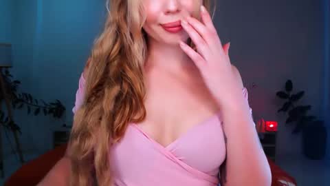 petitefleurx online show from January 3, 2025, 6:33 am