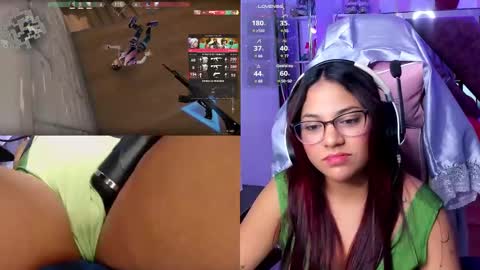 Snapshot of petitesofia_ chatting on February 9, 2025, 5:43 pm Sofia online show from February 9, 2025, 5:43 pm