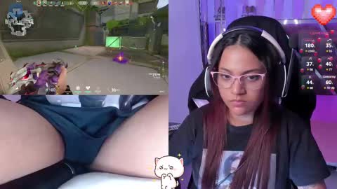Snapshot of petitesofia_ chatting on March 9, 2025, 10:52 pm Sofia online show from March 9, 2025, 10:52 pm
