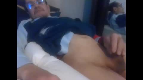 Snapshot of pichoun71 chatting on February 14, 2025, 7:38 am pichoun71 online show from February 14, 2025, 7:38 am