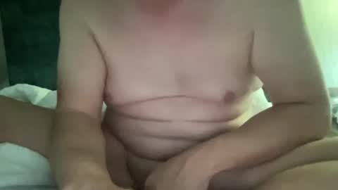 Snapshot of pigboy31 chatting on January 27, 2025, 10:27 pm goonpig online show from January 27, 2025, 10:27 pm