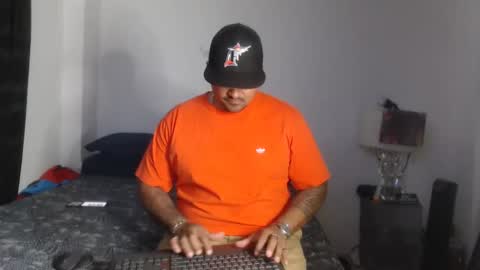 pikoro_gomez online show from February 20, 2025, 3:01 am