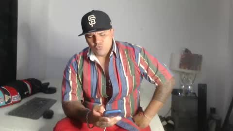 Snapshot of pikoro_gomez chatting on March 8, 2025, 1:06 am pikoro_gomez online show from March 8, 2025, 1:06 am