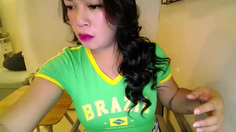 Snapshot of pinaymorena69 chatting on September 28, 2025, 12:10 pm Just cath  online show from September 28, 2025, 12:10 pm