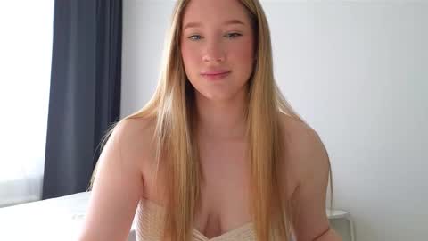 Snapshot of pink_rosee_ chatting on September 26, 2025, 3:21 am   online show from September 26, 2025, 3:21 am