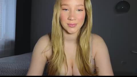 Snapshot of pink_rosee_ chatting on October 9, 2025, 2:53 am   online show from October 9, 2025, 2:53 am