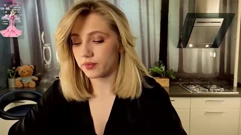 Snapshot of pinkadele chatting on February 7, 2025, 10:08 am Adele online show from February 7, 2025, 10:08 am