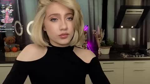 Snapshot of pinkadele chatting on February 27, 2025, 12:02 pm Adele online show from February 27, 2025, 12:02 pm