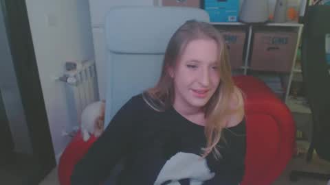 Snapshot of pinkladyx2 chatting on February 6, 2025, 11:37 pm pinkladyx2 online show from February 6, 2025, 11:37 pm