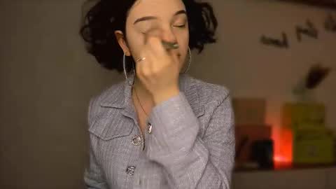 Snapshot of playbabee chatting on October 28, 2025, 1:03 pm Vikky is here online show from October 28, 2025, 1:03 pm