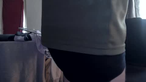 Snapshot of plboy23 chatting on October 3, 2025, 8:44 am Hello ask me . Im glad to see you here in my room. Welcome PVT is open online show from October 3, 2025, 8:44 am