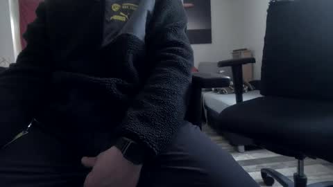 Snapshot of plboy23 chatting on October 19, 2025, 11:11 am Hello ask me . Im glad to see you here in my room. Welcome PVT is open online show from October 19, 2025, 11:11 am