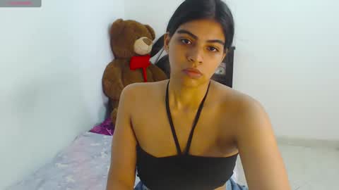 Snapshot of pocahontas_princess__ chatting on December 6, 2024, 8:29 pm Pocahontas online show from December 6, 2024, 8:29 pm