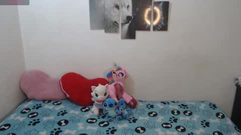 Snapshot of pocahontas_princess__ chatting on October 1, 2025, 3:40 pm Pocahontas online show from October 1, 2025, 3:40 pm