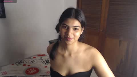 Snapshot of pocahontas_princess__ chatting on October 21, 2025, 1:23 pm Pocahontas online show from October 21, 2025, 1:23 pm