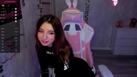 Snapshot of pollyhill1 chatting on October 10, 2025, 6:18 pm       online show from October 10, 2025, 6:18 pm