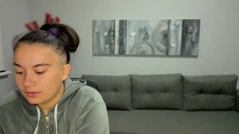 Snapshot of pollyramsey chatting on November 3, 2025, 6:36 am Polly online show from November 3, 2025, 6:36 am