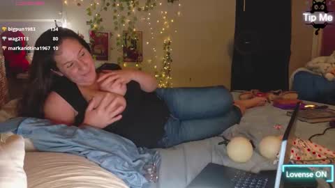 Snapshot of pooncahantits chatting on October 16, 2025, 2:45 am Emily at Home online show from October 16, 2025, 2:45 am