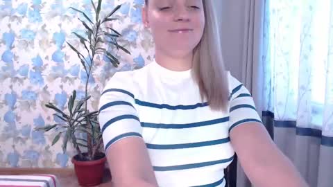 Snapshot of popkornmolli chatting on January 17, 2025, 11:38 am popkornmolli online show from January 17, 2025, 11:38 am