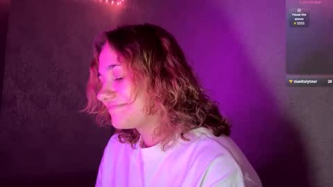 Snapshot of portiadunnuck chatting on October 8, 2025, 2:47 pm Anna Vdovoch online show from October 8, 2025, 2:47 pm