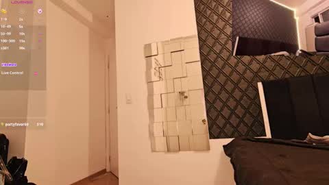 Snapshot of powercouplemix chatting on February 17, 2025, 5:04 am Ravena Rozz online show from February 17, 2025, 5:04 am