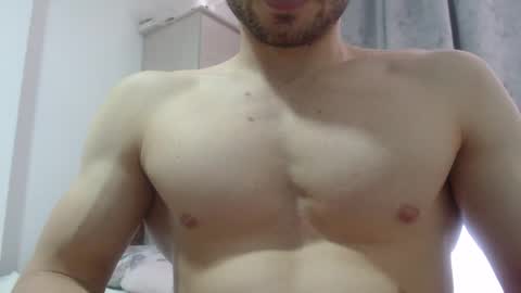 Snapshot of preettyboyx chatting on December 8, 2024, 7:32 pm JUAN online show from December 8, 2024, 7:32 pm