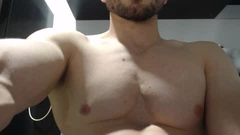 Snapshot of preettyboyx chatting on October 18, 2025, 7:42 am JUAN online show from October 18, 2025, 7:42 am