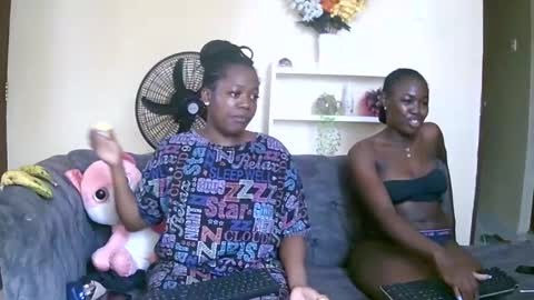 Snapshot of preetycookie chatting on January 3, 2025, 1:03 pm Lilly online show from January 3, 2025, 1:03 pm