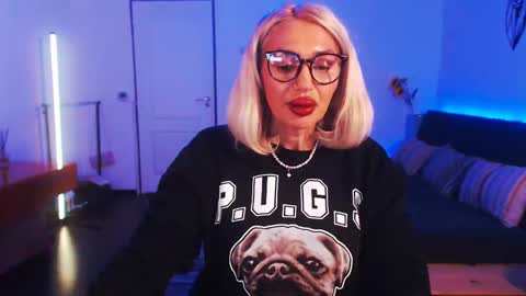 Snapshot of preggyhotmommy chatting on December 14, 2024, 8:08 pm Victoria online show from December 14, 2024, 8:08 pm