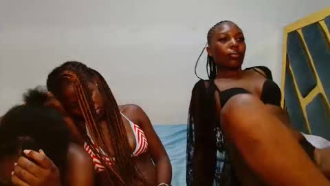 Snapshot of prettie_barbie_ chatting on October 8, 2025, 3:48 am Barbie online show from October 8, 2025, 3:48 am