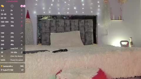 Snapshot of pretty_and_strong chatting on November 11, 2025, 1:05 am pretty_and_strong online show from November 11, 2025, 1:05 am