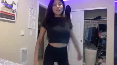 Snapshot of pretty_girl828687 chatting on October 16, 2025, 9:49 pm pretty_girl828687 online show from October 16, 2025, 9:49 pm