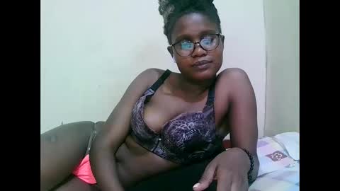 Snapshot of pretty_mellan chatting on January 24, 2025, 12:52 am pretty_mellan online show from January 24, 2025, 12:52 am