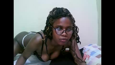 Snapshot of pretty_mellan chatting on February 6, 2025, 5:19 pm pretty_mellan online show from February 6, 2025, 5:19 pm