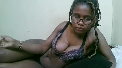 Snapshot of pretty_mellan chatting on February 19, 2025, 2:12 pm pretty_mellan online show from February 19, 2025, 2:12 pm