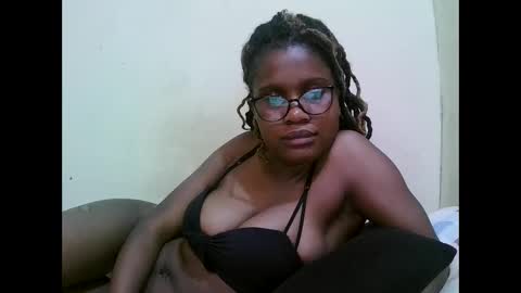 Snapshot of pretty_mellan chatting on March 1, 2025, 3:38 pm pretty_mellan online show from March 1, 2025, 3:38 pm