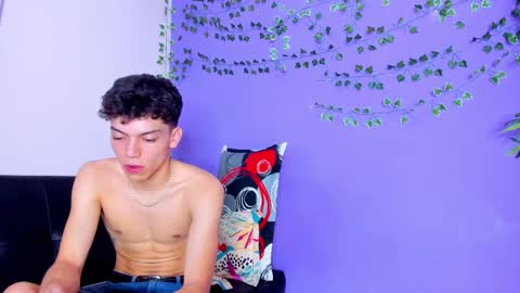 Snapshot of prettybunnies08 chatting on February 13, 2025, 2:01 am Enzo Denis online show from February 13, 2025, 2:01 am