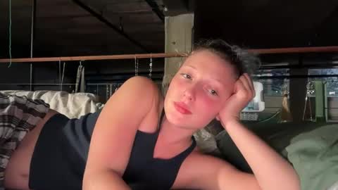 Snapshot of prettyunicorn555 chatting on October 26, 2025, 5:46 am Dahlia online show from October 26, 2025, 5:46 am