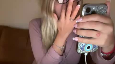 Snapshot of prettyyykittyyy22 chatting on September 21, 2025, 8:38 am prettyyykittyyy22 online show from September 21, 2025, 8:38 am