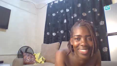 prettyzuzu online show from September 24, 2025, 8:45 pm