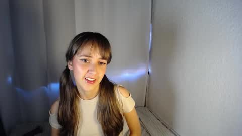 Snapshot of princess_emily69 chatting on December 26, 2024, 1:54 pm Emily online show from December 26, 2024, 1:54 pm