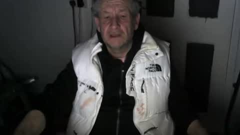 Snapshot of projectorepson chatting on December 6, 2024, 7:34 pm projectorepson online show from December 6, 2024, 7:34 pm