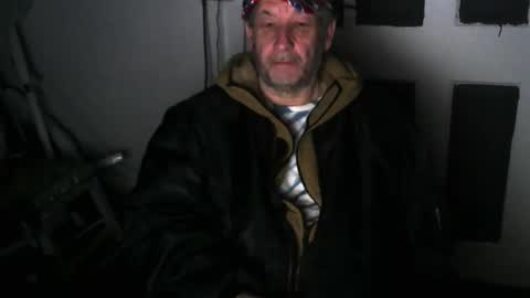 Snapshot of projectorepson chatting on December 25, 2024, 8:17 pm projectorepson online show from December 25, 2024, 8:17 pm