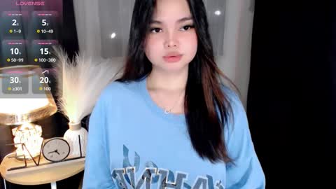 prtty abby03 on ig follow me love online show from September 29, 2025, 11:04 am