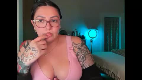 Snapshot of pumpkin_bunny chatting on October 10, 2025, 3:38 am Pumpkin bunny online show from October 10, 2025, 3:38 am